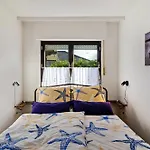 Holiday home Haus Schlossgarten Hinte
